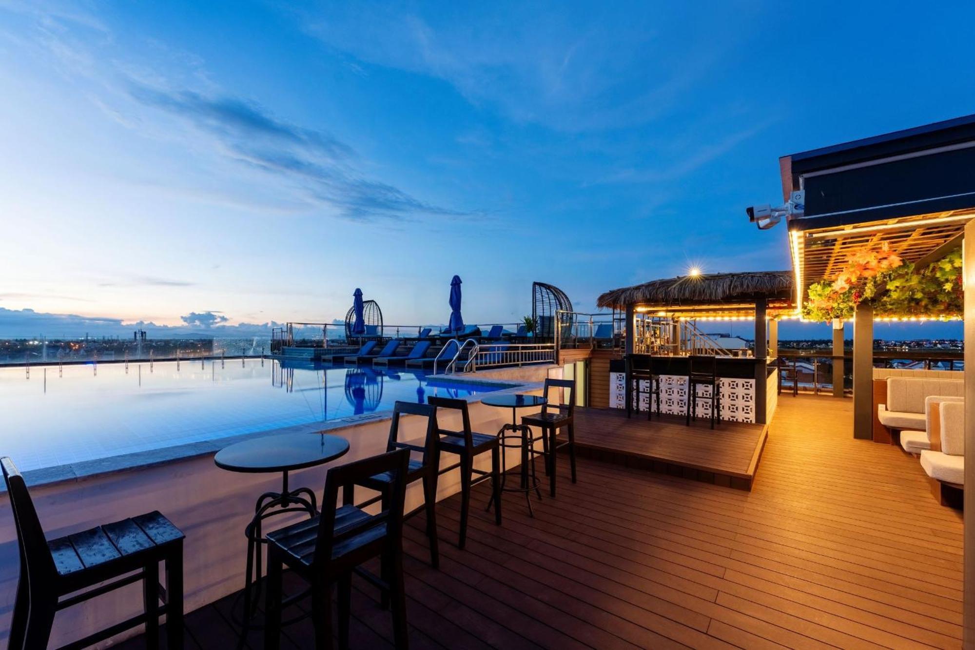 Qualia De Hotel Hoi An - Rooftop Bar City View 외부 사진